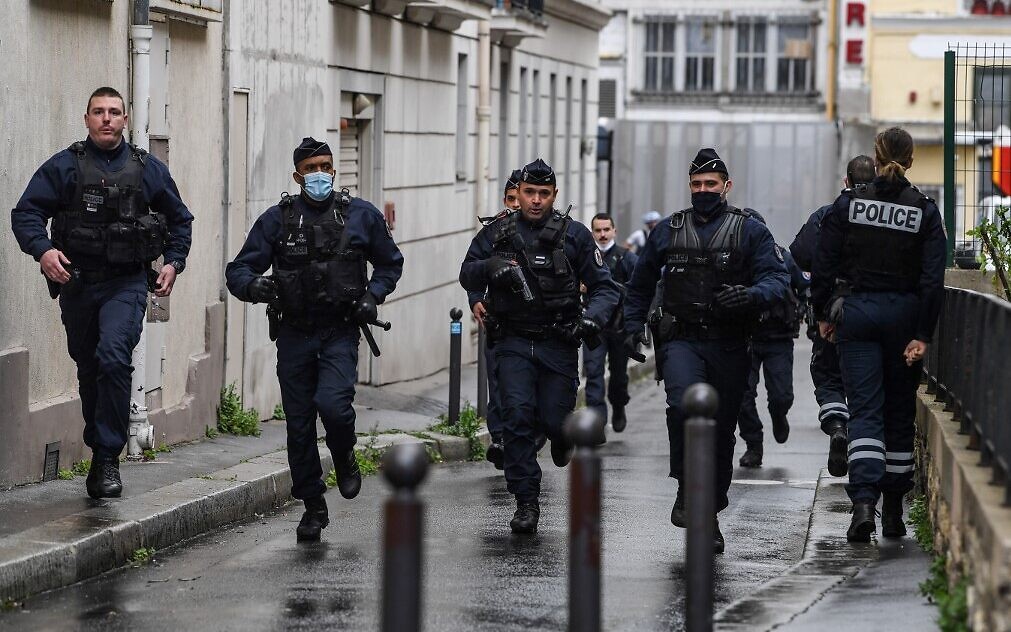 Counterterrorism.. attack in Paris near offices of Charlie Hebdo