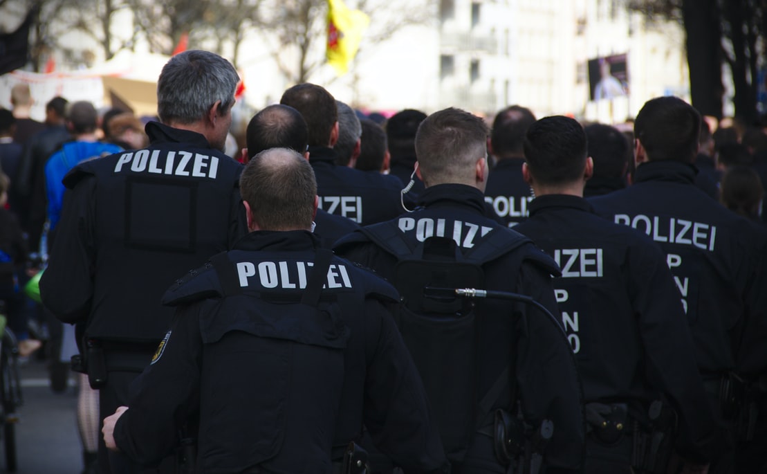 German state suspects intelligence staff of far-right activity